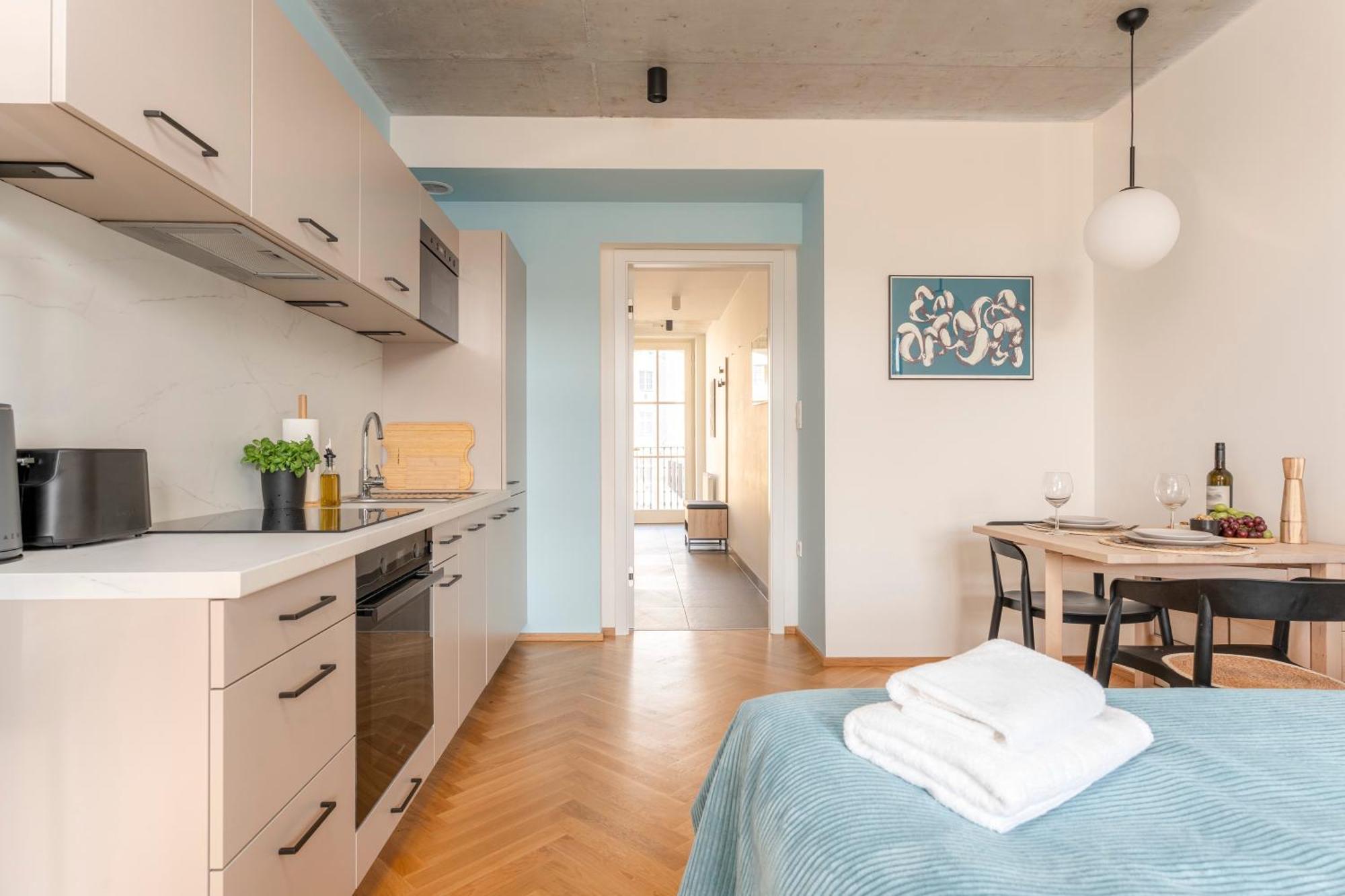Visit Oomph Apartmán *