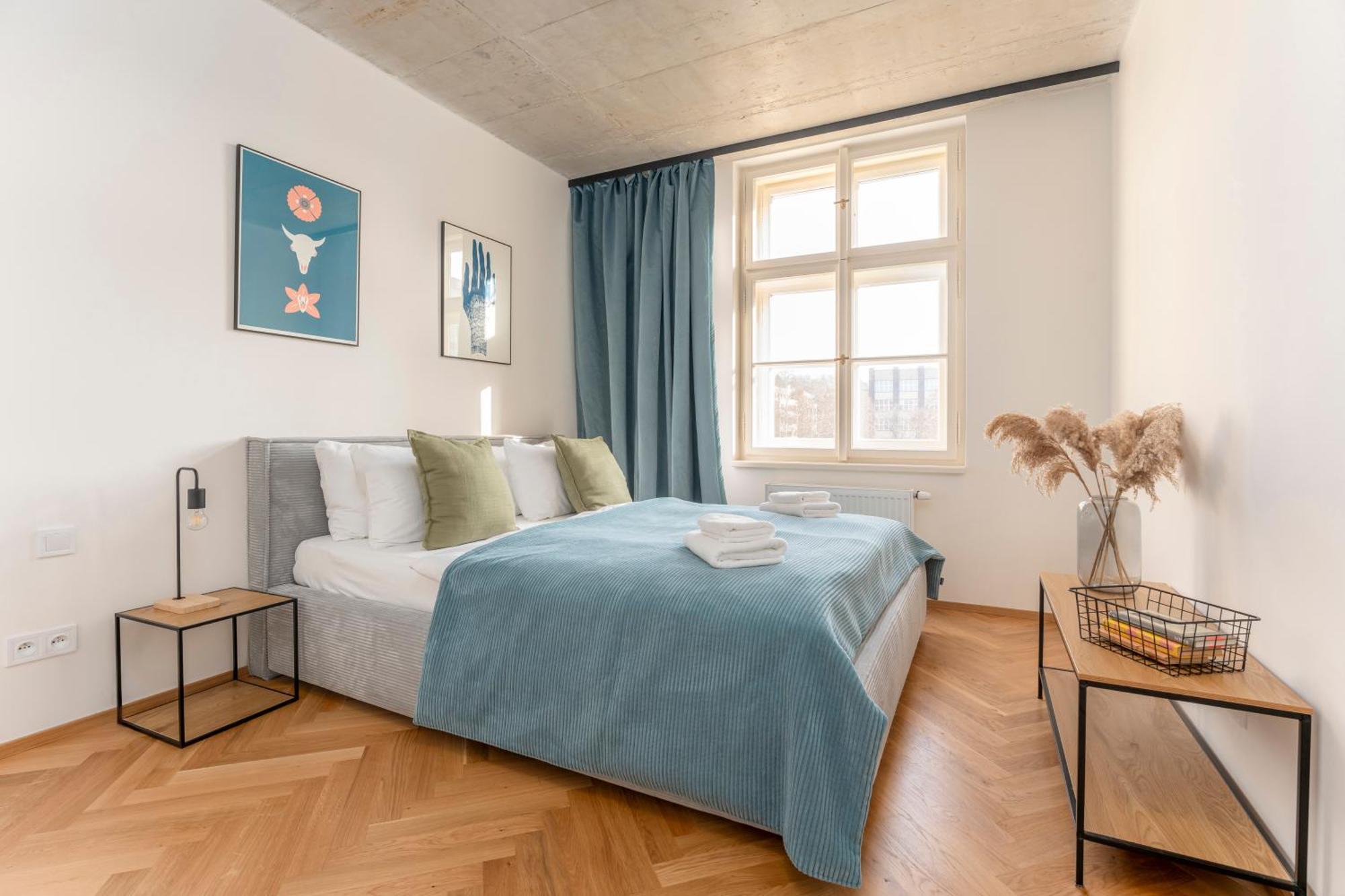 Visit Oomph Praha