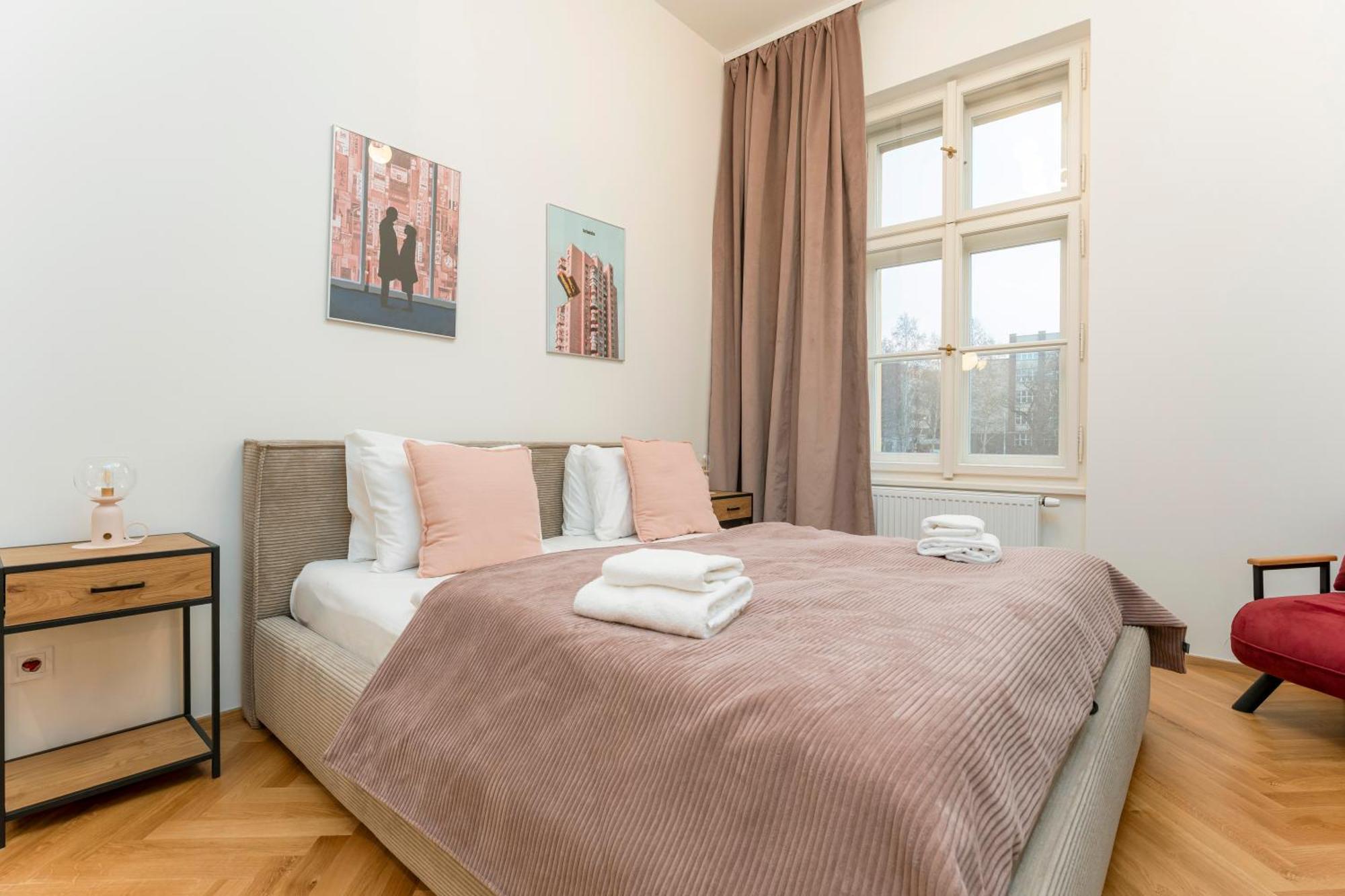 Visit Oomph Praha