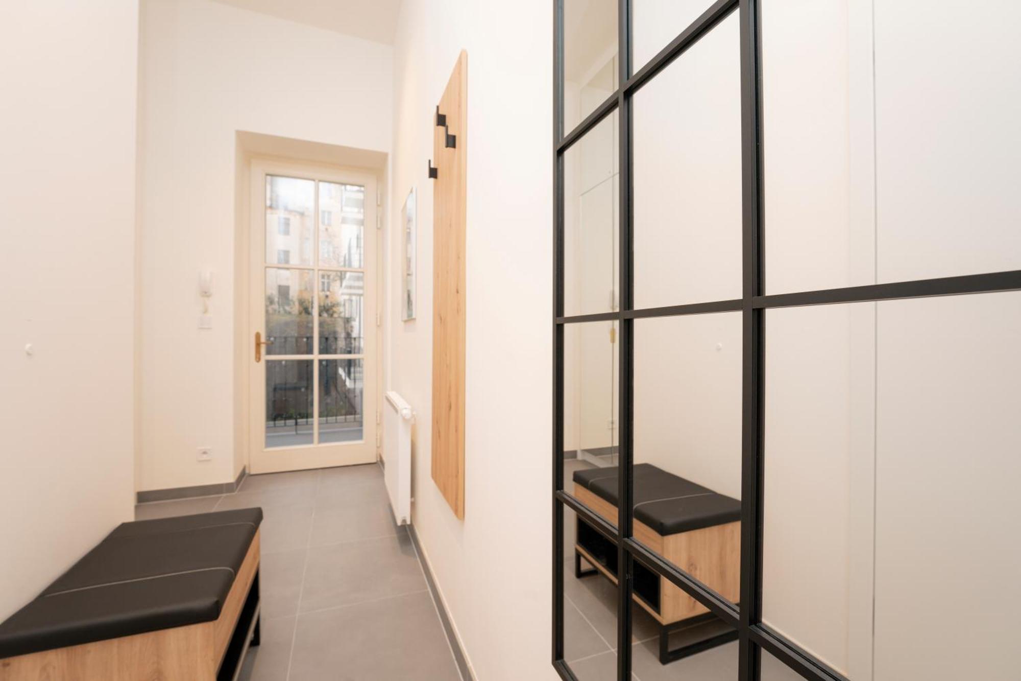 Visit Oomph Apartmán