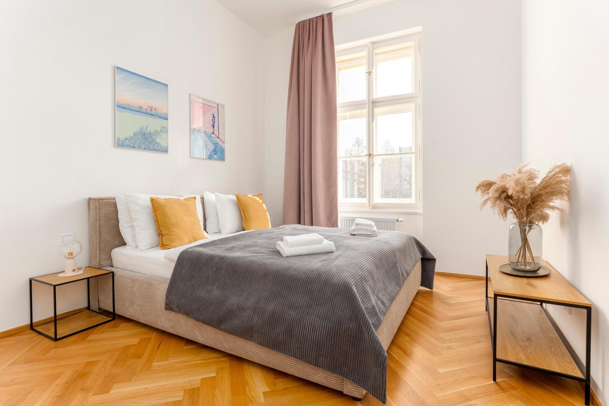 Visit Oomph Praha