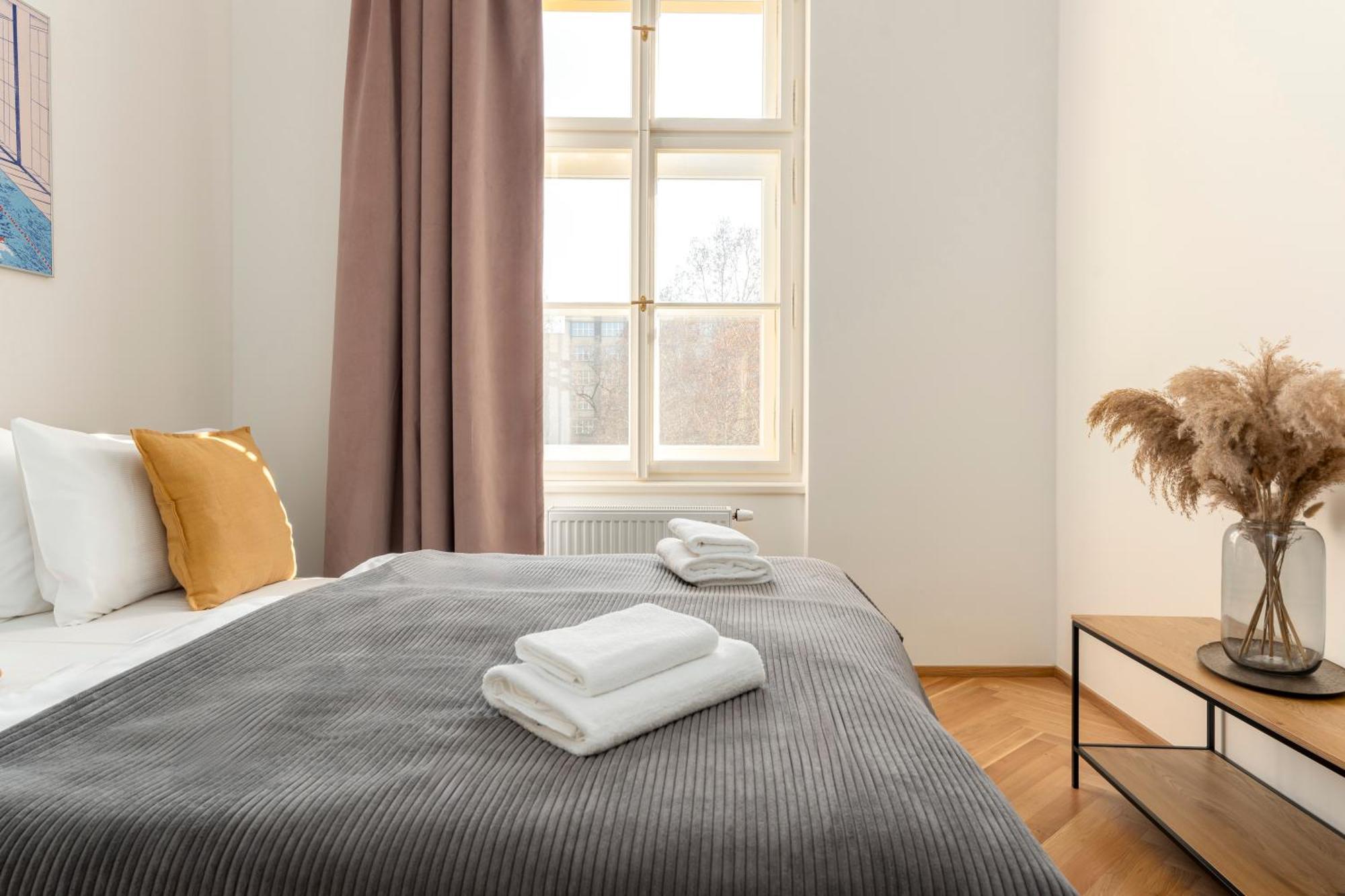 Visit Oomph Apartmán *