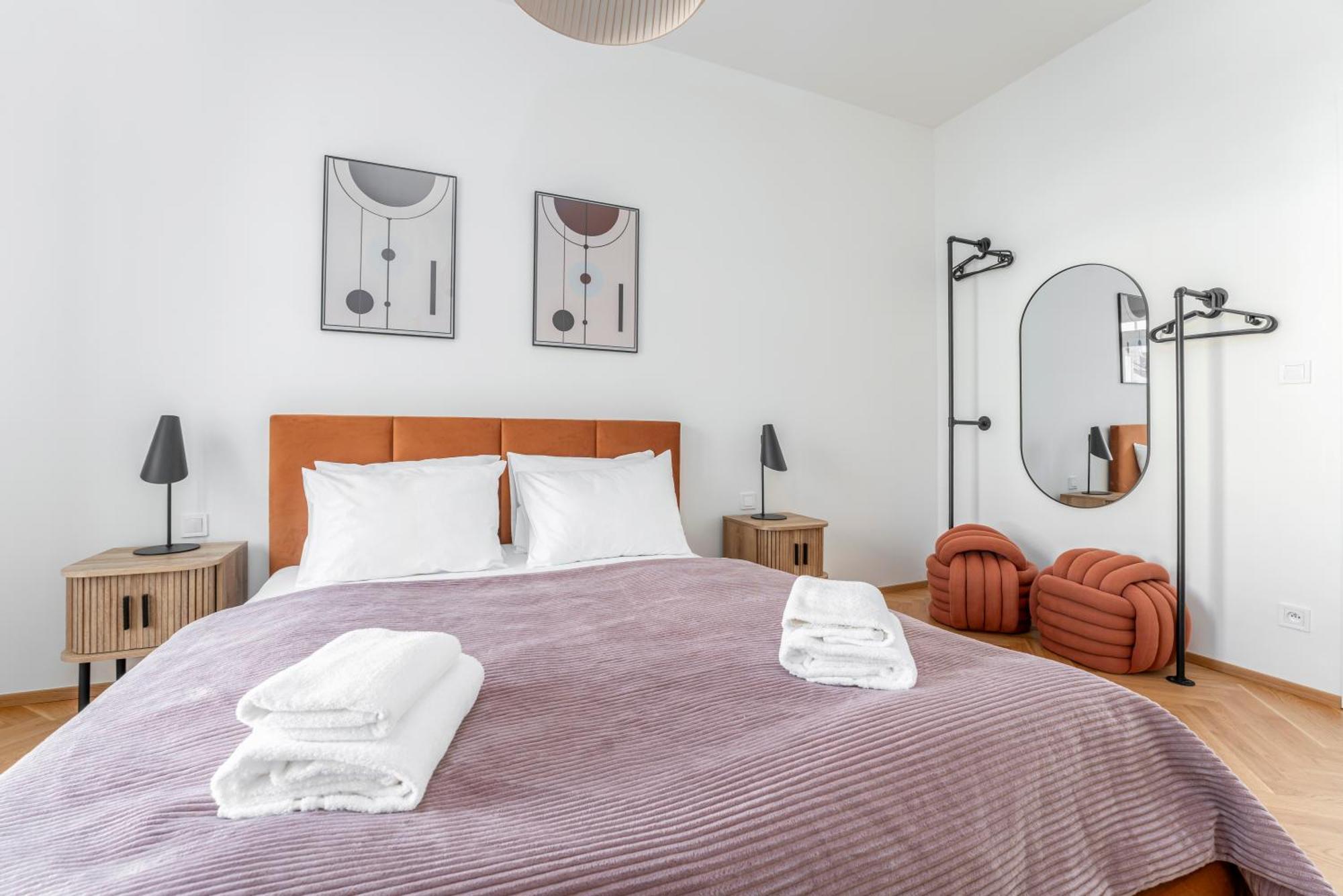 Visit Oomph Apartmán