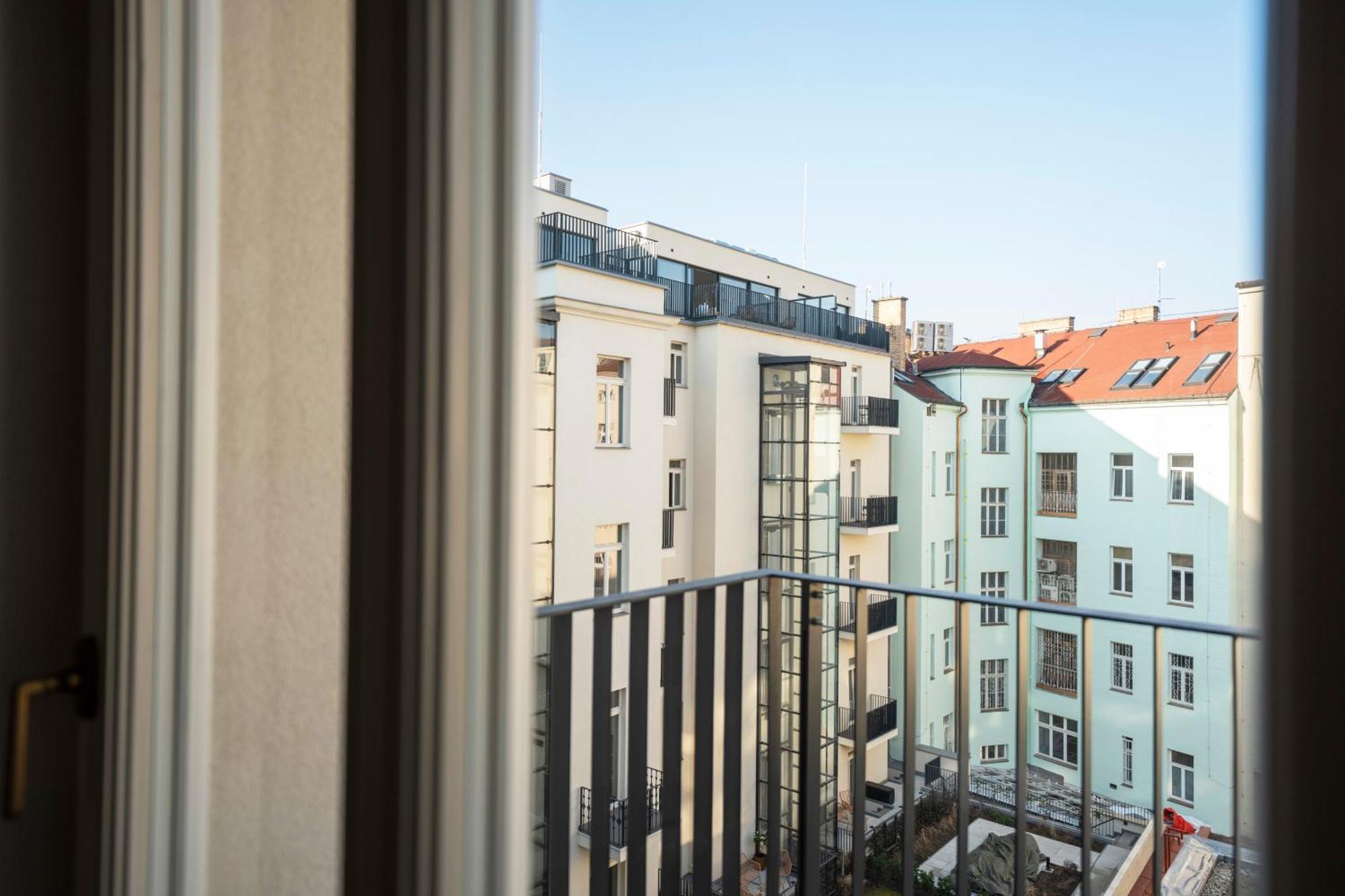 Visit Oomph Apartmán *